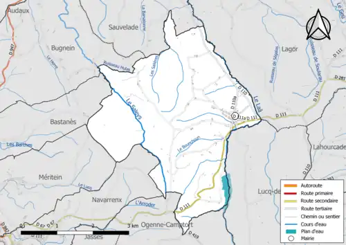 Carte en couleur présentant le réseau hydrographique de la commune