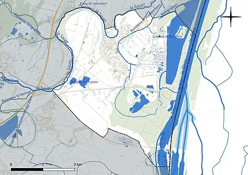 Carte en couleur présentant le réseau hydrographique de la commune