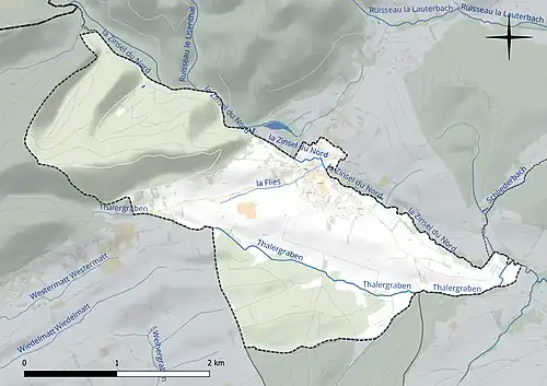 Carte en couleur présentant le réseau hydrographique de la commune