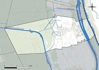 Carte en couleur présentant le réseau hydrographique de la commune