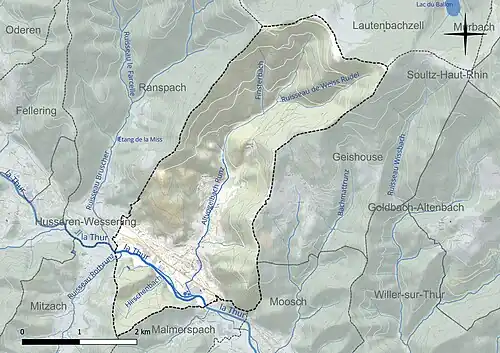 Carte en couleur présentant le réseau hydrographique de la commune