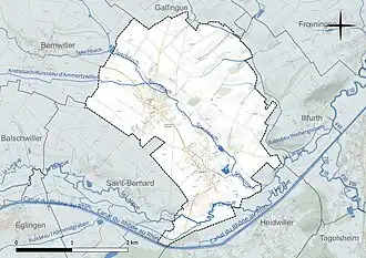 Carte en couleur présentant le réseau hydrographique de la commune
