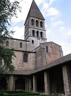 Le clocher vu du cloître.