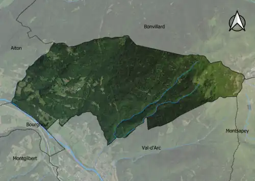 Photo aérienne en couleurs de la commune.