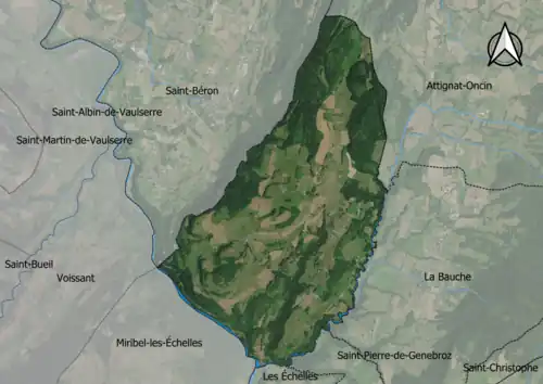 Photographie aérienne en couleurs de la commune.