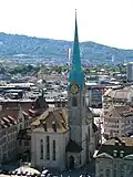 L'église Fraumünster vue depuis le Grossmünster.