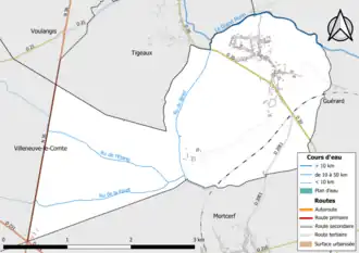 Carte en couleur présentant le réseau hydrographique de la commune