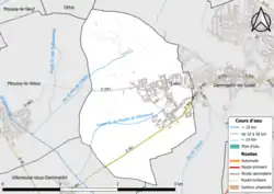 Carte en couleur présentant le réseau hydrographique de la commune