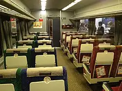 Intérieur d'une voiture de classe standard.