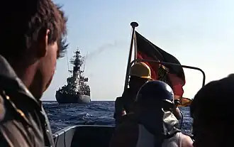 Transfert du Deutschland au Lütjens (D 185) (de) dans le golfe de Syrte en août 1980.