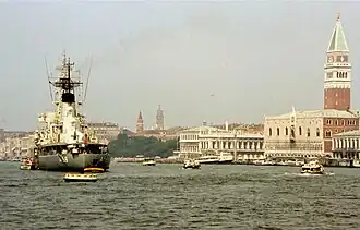 Le Deutschland (A 59) à Venise en août 1980.