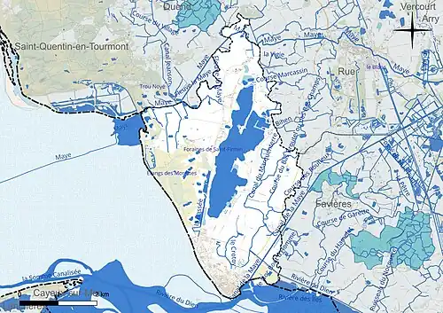 Carte en couleur présentant le réseau hydrographique de la commune
