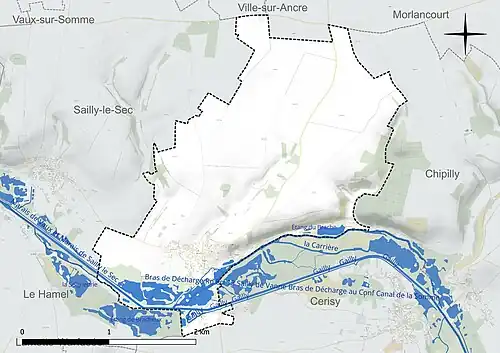 Carte en couleur présentant le réseau hydrographique de la commune