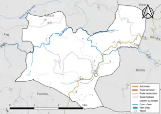 Carte en couleur présentant le réseau hydrographique de la commune
