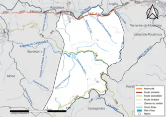 Carte en couleur présentant le réseau hydrographique de la commune