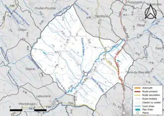 Carte en couleur présentant le réseau hydrographique de la commune