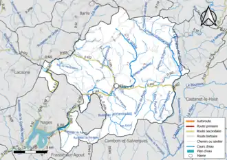 Carte en couleur présentant le réseau hydrographique de la commune