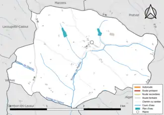 Carte en couleur présentant le réseau hydrographique de la commune