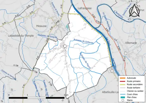 Carte en couleur présentant le réseau hydrographique de la commune