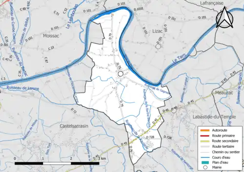 Carte en couleur présentant le réseau hydrographique de la commune