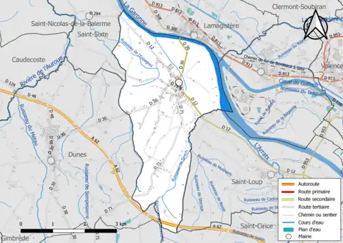 Carte en couleur présentant le réseau hydrographique de la commune