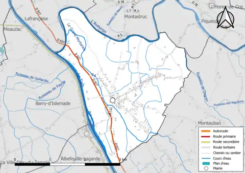 Carte en couleur présentant le réseau hydrographique de la commune