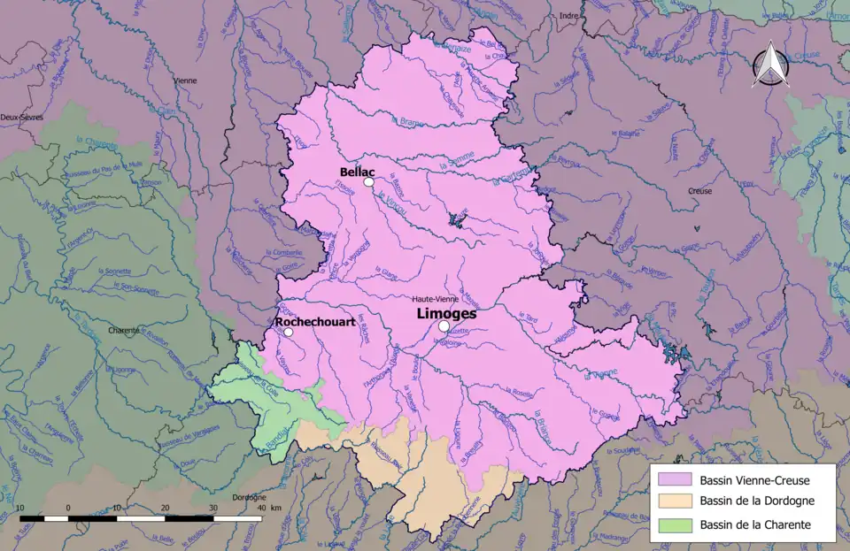 La Haute-Vienne est découpée en trois sous-bassins administratifs : « Vienne-Creuse », « Charente » et « Dordogne ».