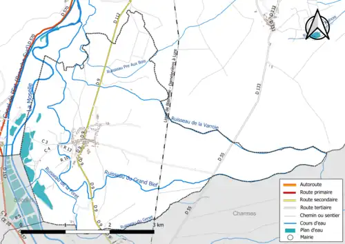 Carte en couleur présentant le réseau hydrographique de la commune