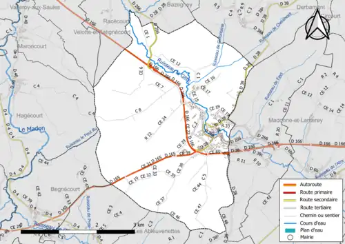 Carte en couleur présentant le réseau hydrographique de la commune