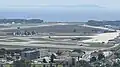 L'Aéroport de Toulon-Hyères en 2022 et sa tour de contrôle.