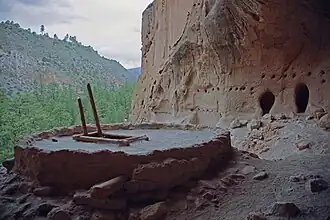 À titre de comparaison, une authentique kiva au Nouveau-Mexique.