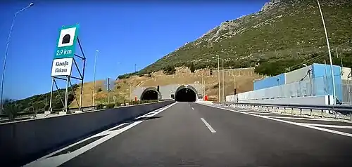 Le tunnel de Klókova (en).