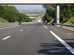Pente de 5 % sur l'autoroute en direction de Vichy