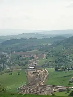 Vue du viaduc et des abords du chantier.