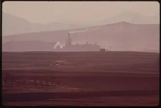 Air pollué par les émissions d'une cimenterie