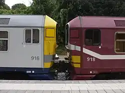 Des AM86 portant les deux livrées se sont longtemps côtoyées.