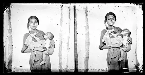 1871. Jeune femme Baksa et son enfant. Taïwan. Négatif au collodion.