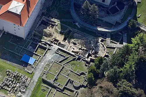 Vue aérienne du jardin des ruines.