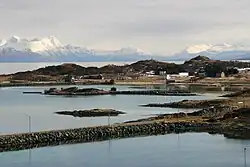 Vue de Meløyvær vers Krøttøya, et Andørja en arrière-plan