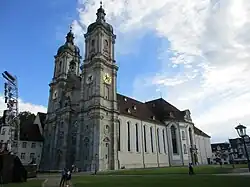 Style Baroque tardif Rococo / néo-classique.