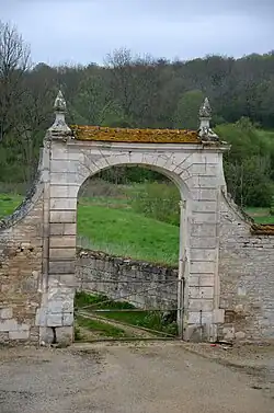 Portail de l'abbaye.