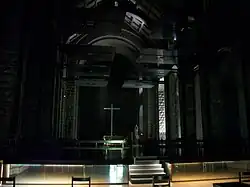 La nef et le chœur.