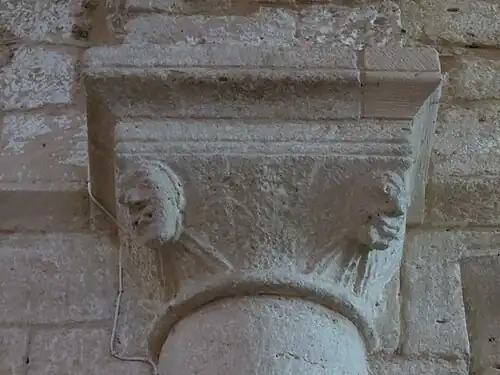 Chapiteau de la nef.