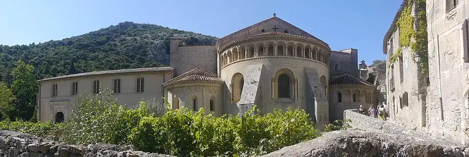 7. Abbaye de Saint-Guilhem-le-Désert avec 380&nbsp;173&nbsp;visiteurs.