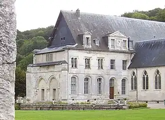 Galerie ouest du cloître, à droite.