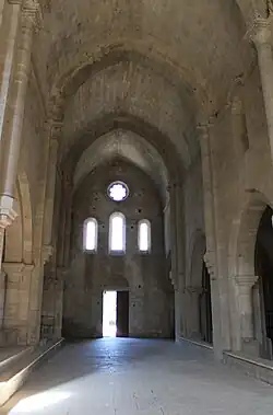 Vue de la nef côté portail.