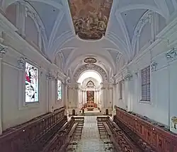 Vue d'ensemble de l'intérieur.