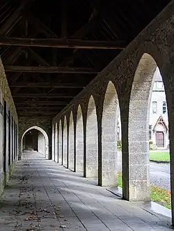 Les arcades.