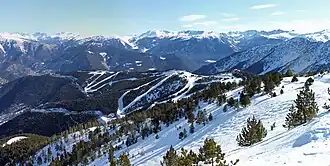 Vue aérienne de la station.