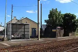 Abris et quai direction Saint-Nazaire et Le Croisic.